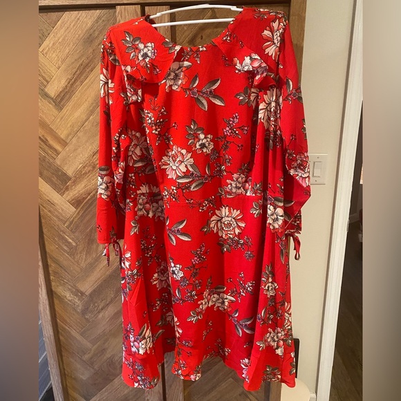 Dress - Picture 2 of 4